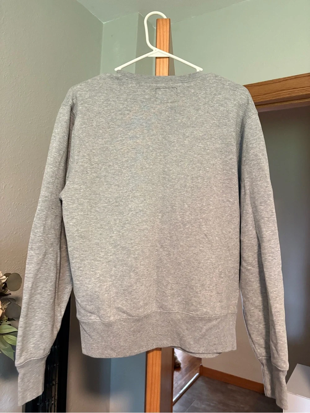 47 Minnesota Vikings Gray Crewneck with Yellow Logo